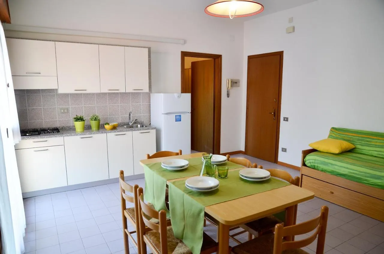 Appartamenti Mariella Bibione 0*,